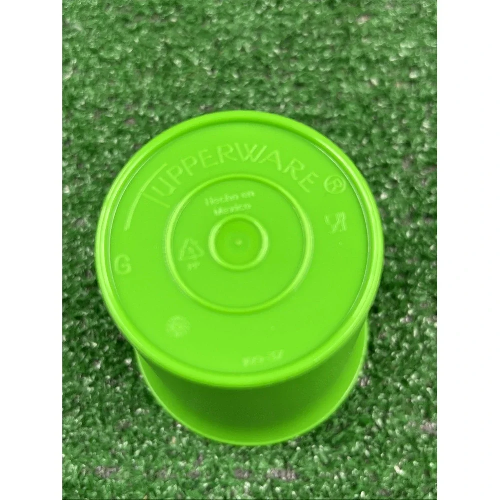 Tupperware Bell Tumblers with Domed Lid Sippy Cups Primary Colors New